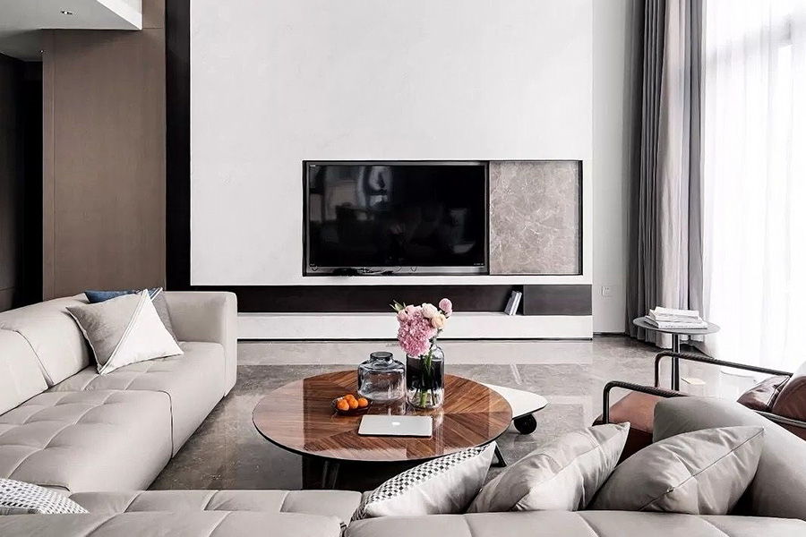 Moulure ou peinture : améliorer les portes de votre maison